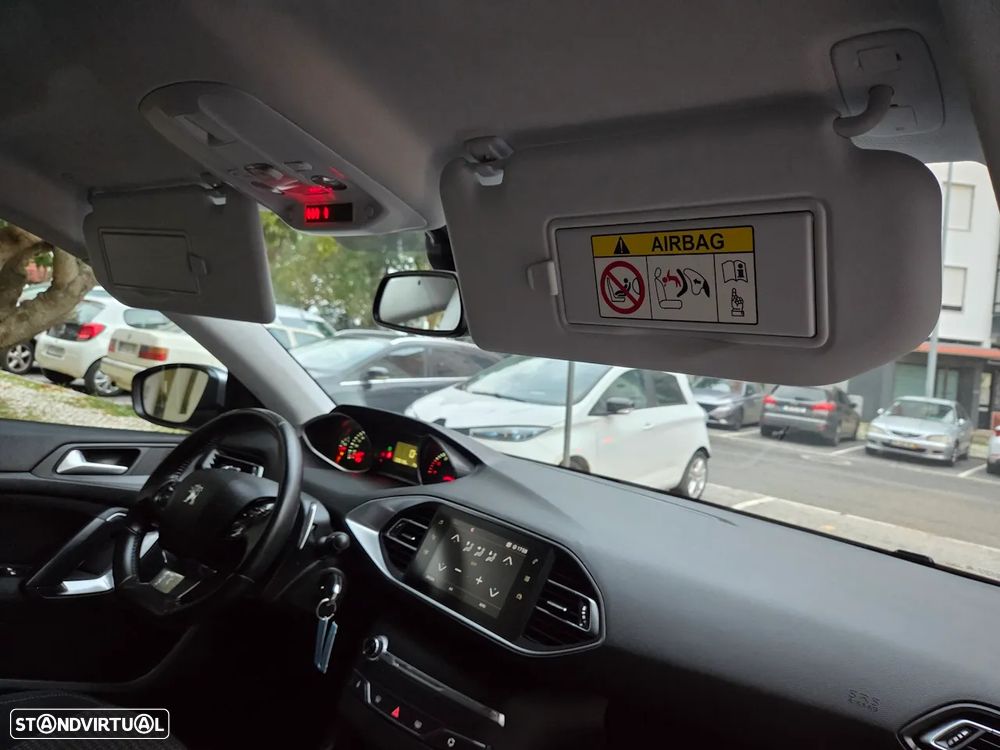 Peugeot 308 PureTech 130 GPF EAT8 Stop & Start Tech Edition - 24