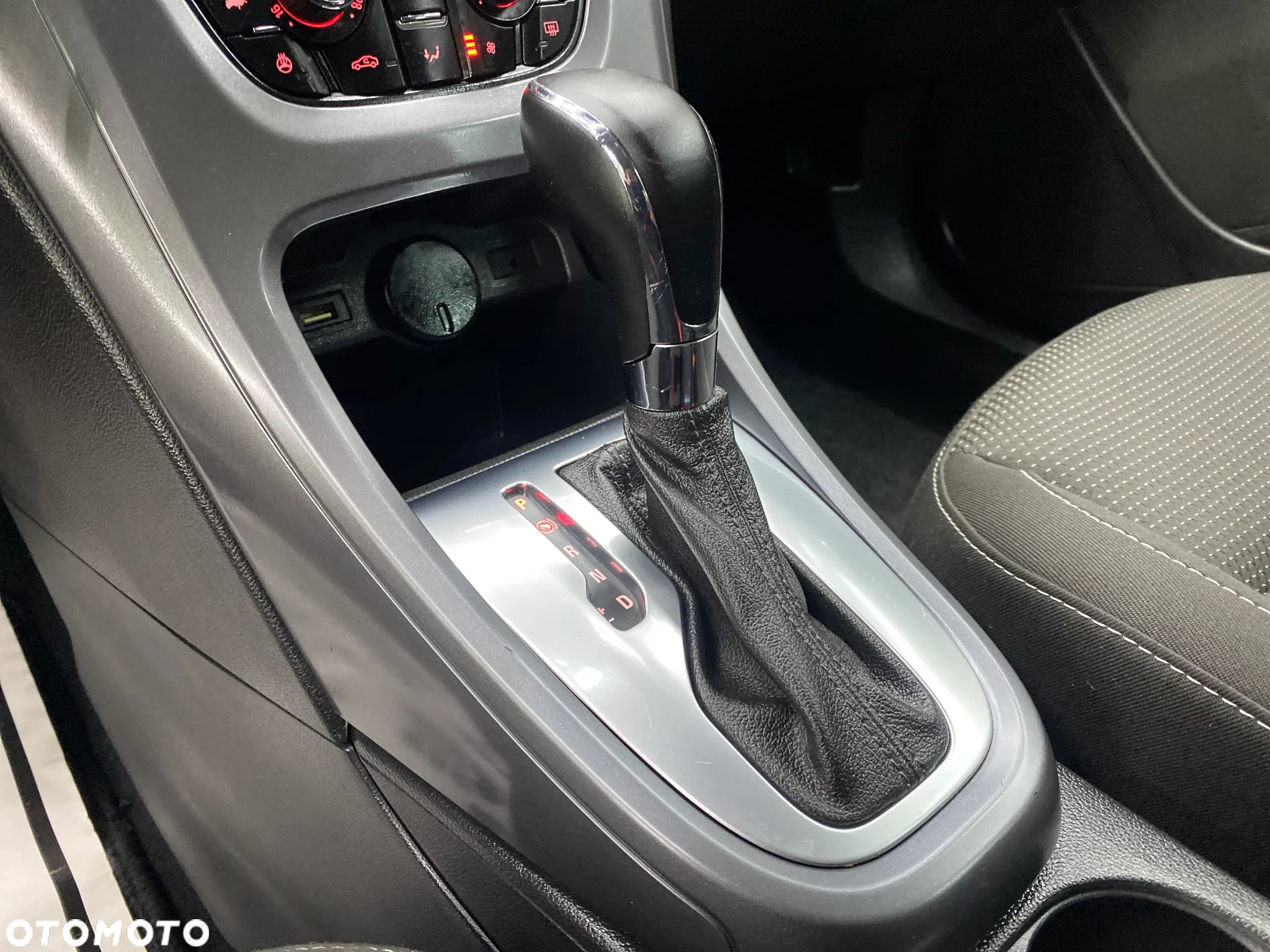 Opel Astra 1.4 Turbo Automatik ENERGY - 37