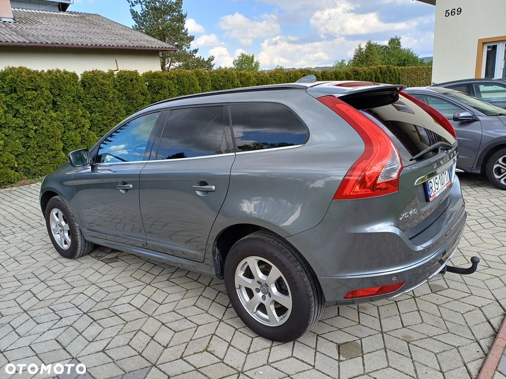Volvo XC 60 D3 Drive-E Momentum - 3