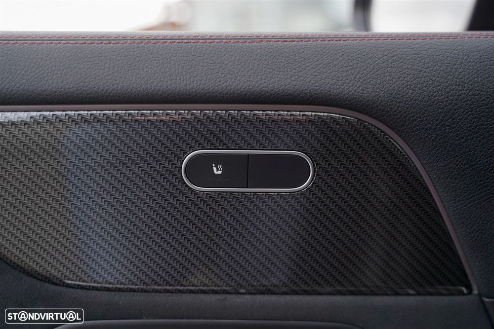 Mercedes-Benz GLA 180 d AMG Line - 35