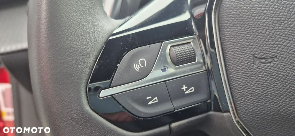 Peugeot 2008 PureTech 130 Allure S&S EAT8 - 15