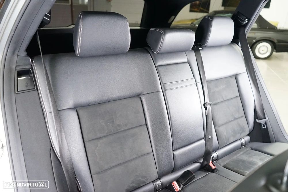 Mercedes-Benz E 220 CDi Avantgarde BlueEfficiency Auto - 40