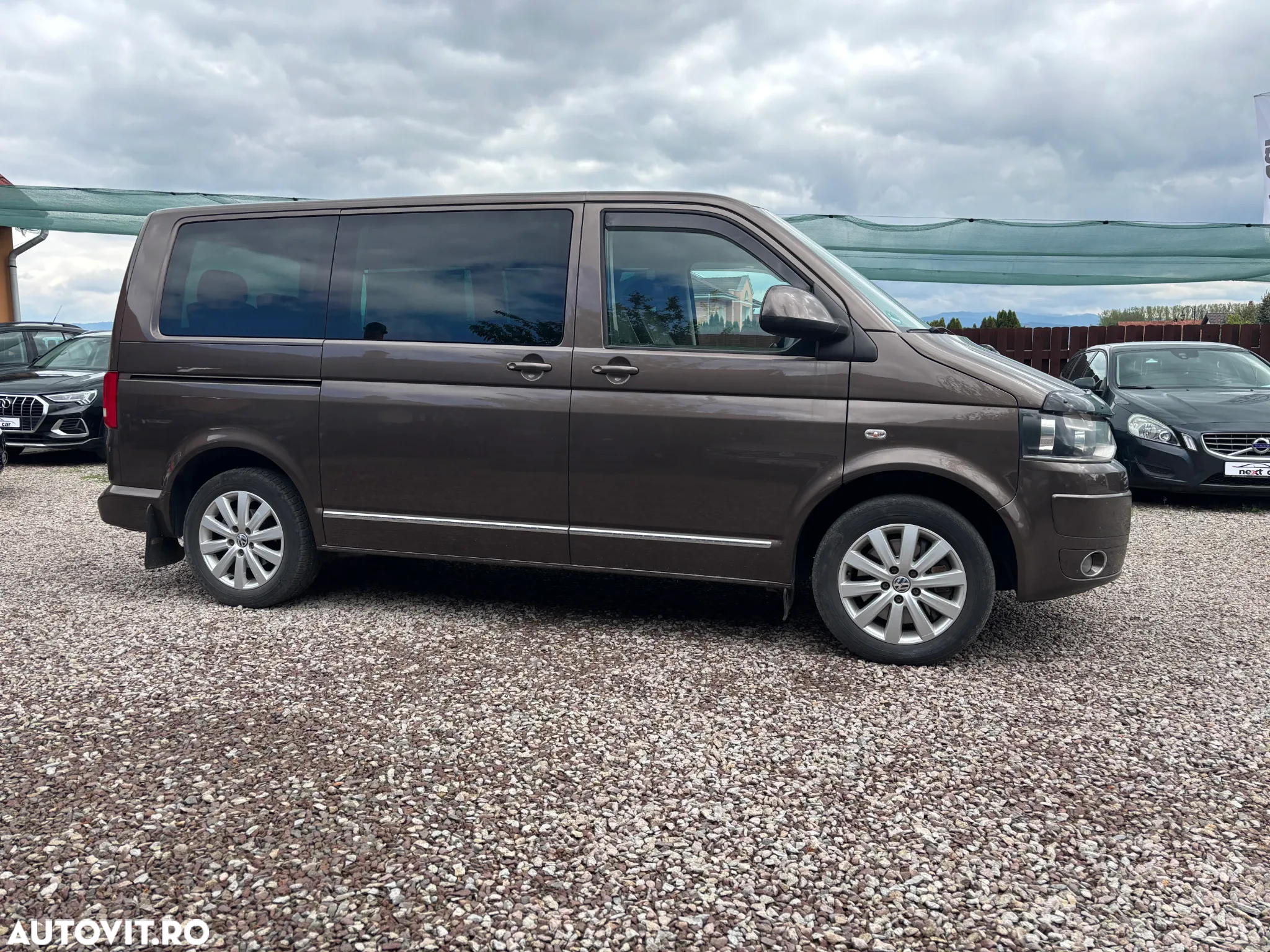 Volkswagen Multivan - 9