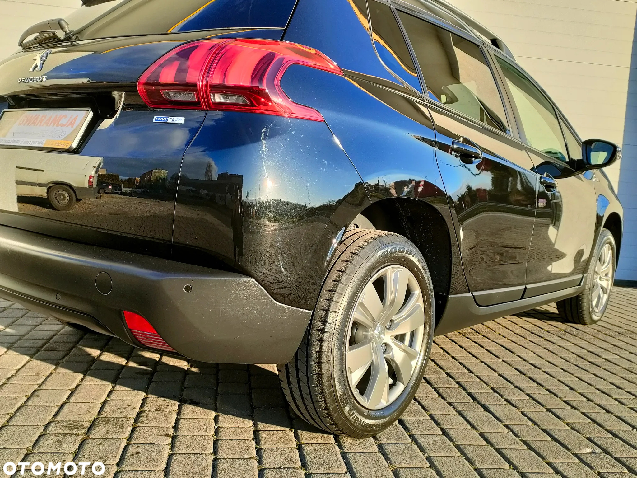 Peugeot 2008 1.2 Pure Tech Style - 37