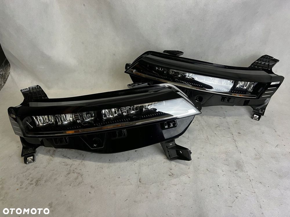 RENAULT MEGANE 5 V E-TECH FULL LED LAMPA LEWA PRAWA REFLEKTOR LEWY PRAWY