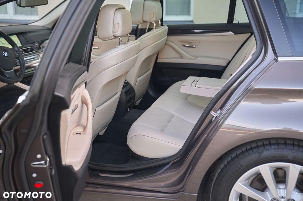 BMW Seria 5 520d - 30