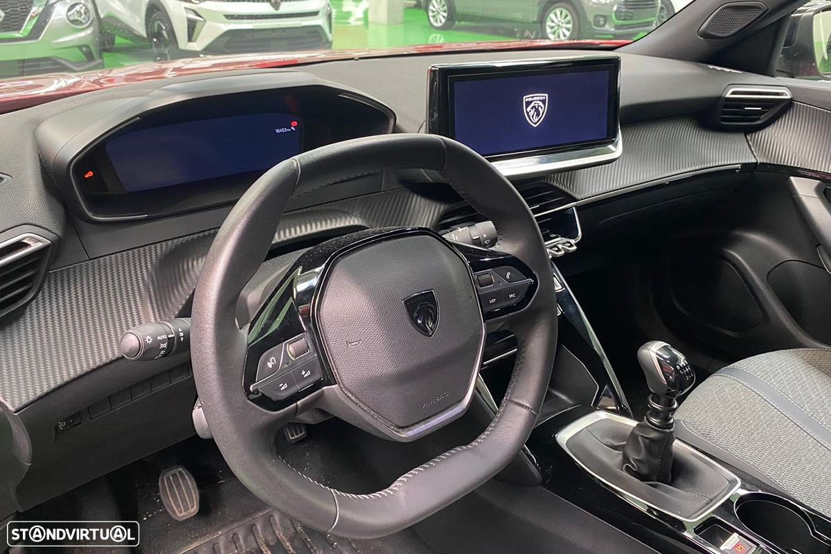 Peugeot 2008 1.2 PureTech Allure - 5