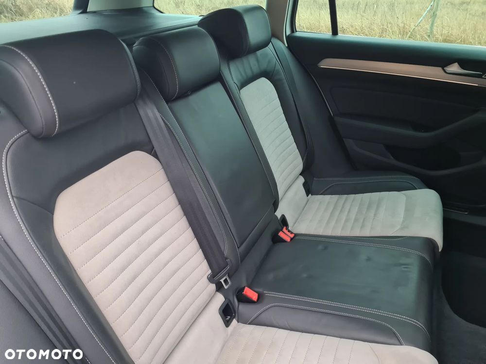 Volkswagen Passat - 13