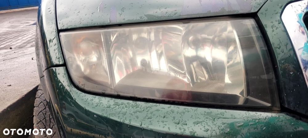 REFLEKTOR PRZEDNI PRAWY SKODA FABIA 2004