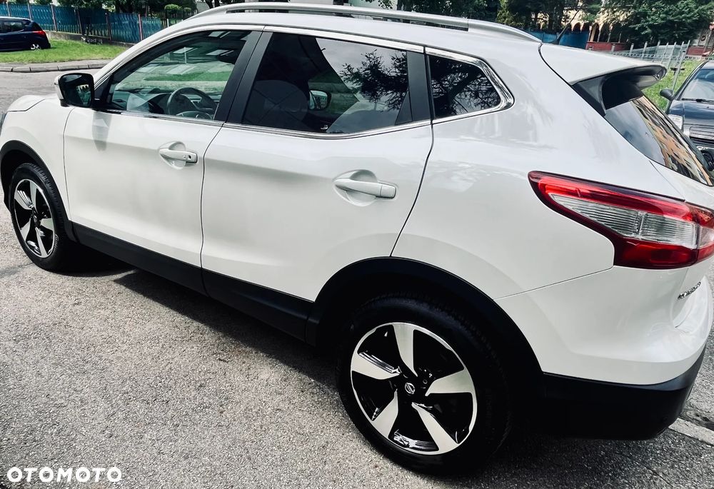 Nissan Qashqai 1.6 DCi Tekna+ - 4