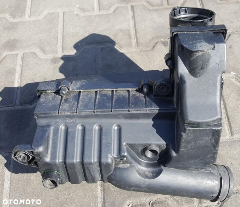 FILTR POWIETRZA OBUDOWA FILTRA VW AUDI SEAT SKODA 1.6 TDI 1.9TDI A3 LEON II ALTEA OCTAVIA II PASSAT B6 GOLF V - 2