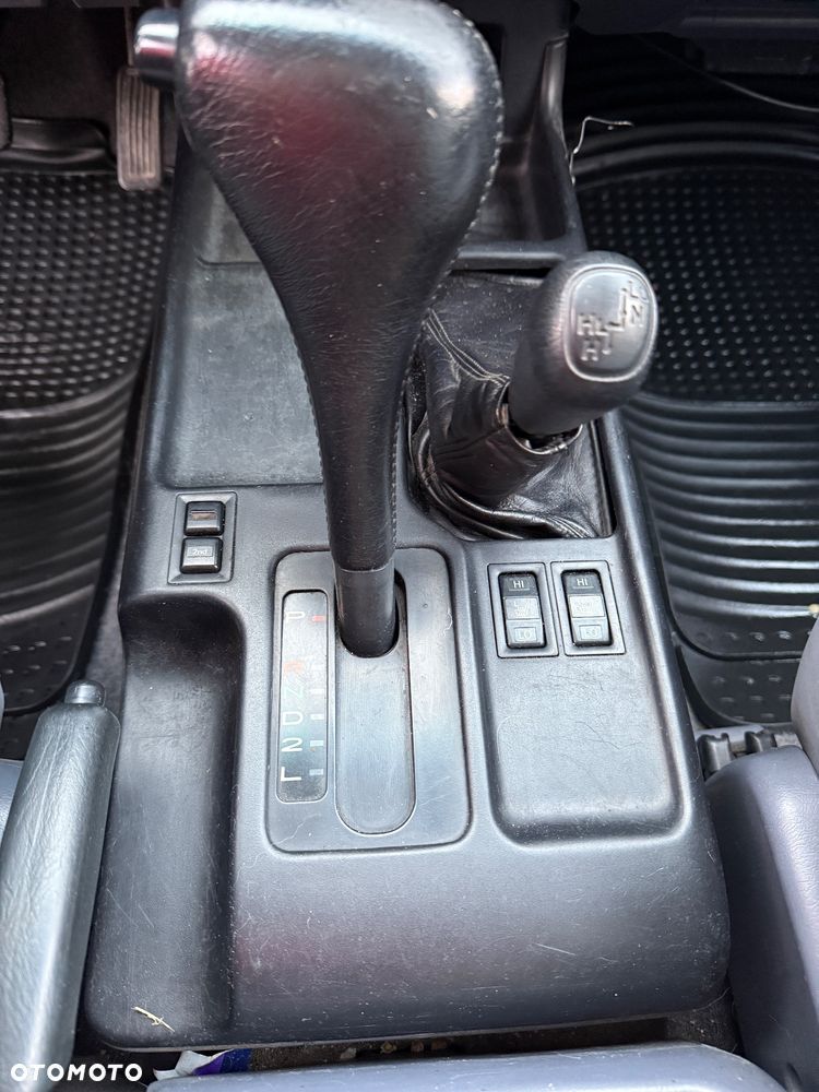 Toyota Land Cruiser - 20