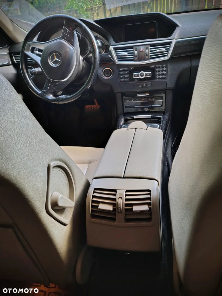 Mercedes-Benz Klasa E 250 CDI 4-Matic BlueEff - 16