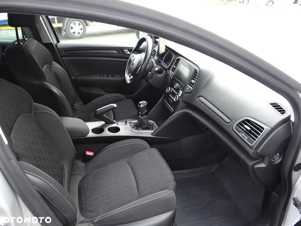 Renault Megane 1.5 Blue dCi Limited - 6