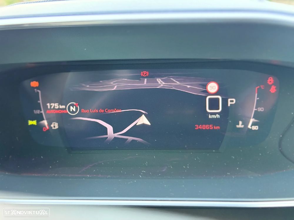 Peugeot 2008 1.2 PureTech Allure Pack EAT8 - 6