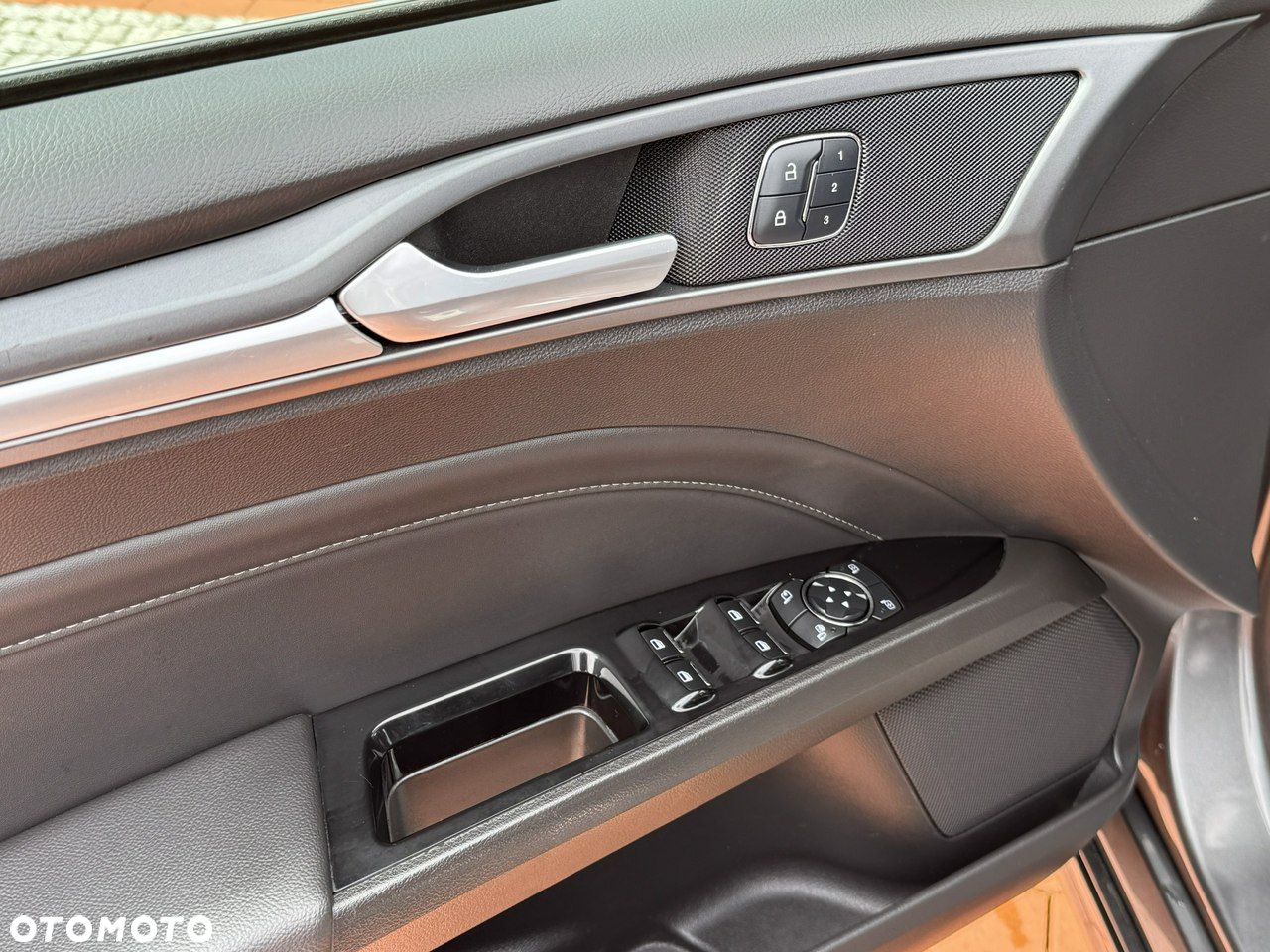 Ford Mondeo 2.0 TDCi Titanium PowerShift - 17