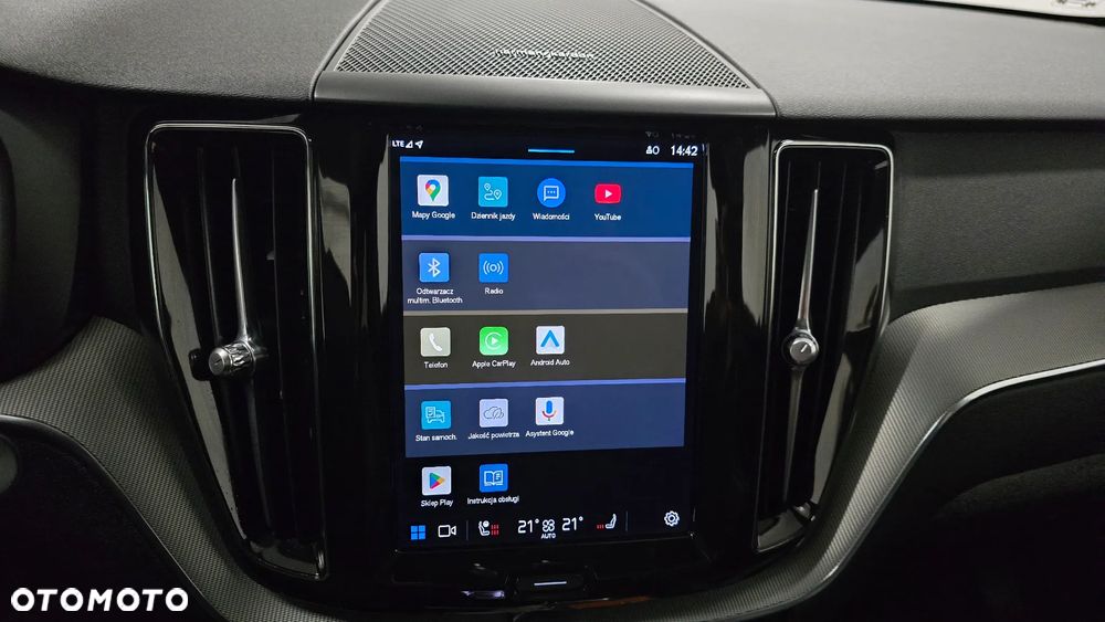 Volvo XC 60 B4 D Plus Dark - 26