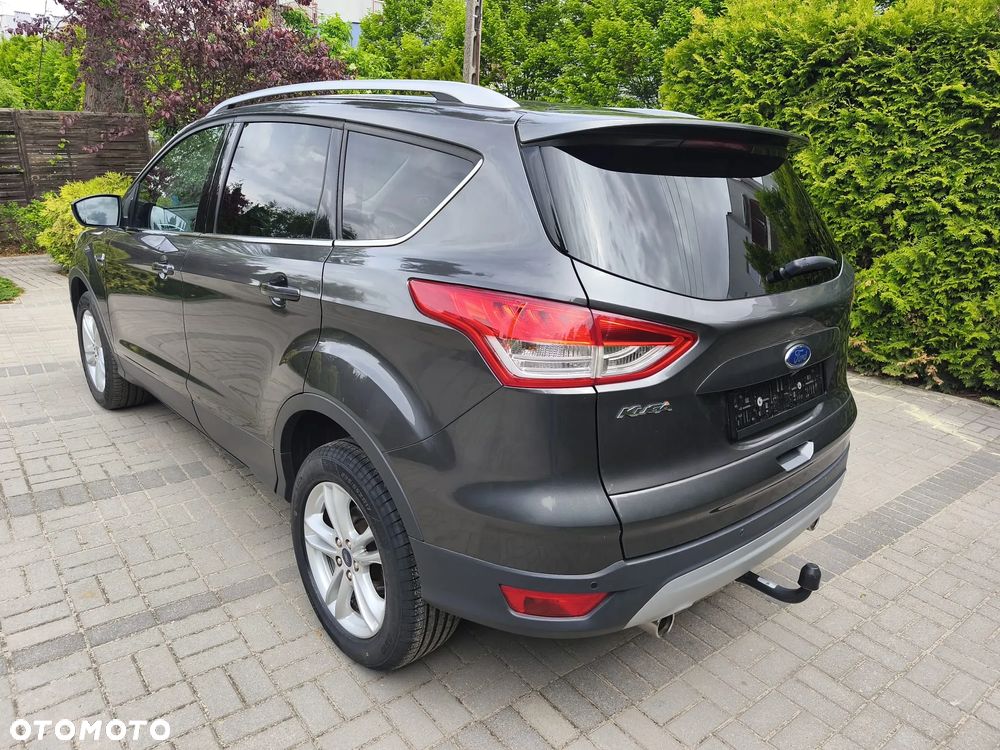 Ford Kuga 2.0 TDCi 2x4 Titanium - 6