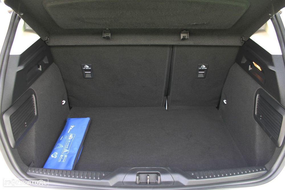 Ford Focus 1.5 TDCi EcoBlue Titanium - 28