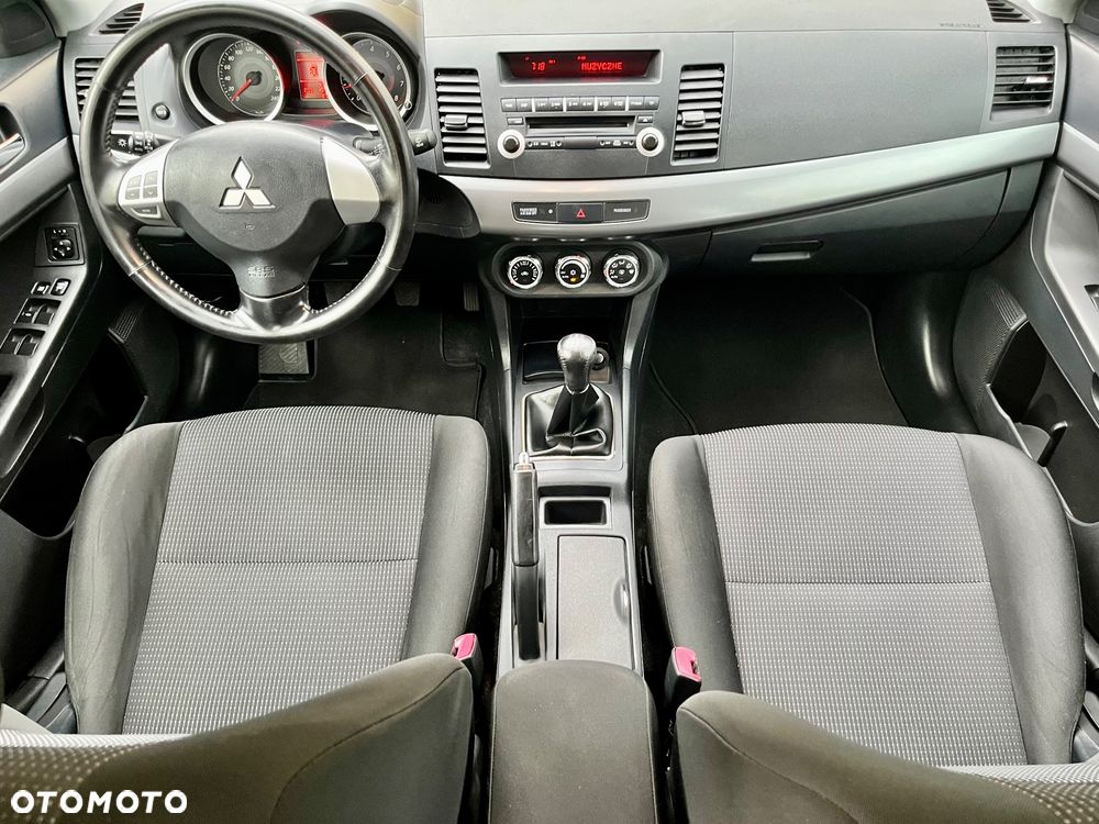 Mitsubishi Lancer 1.5 Inform - 19