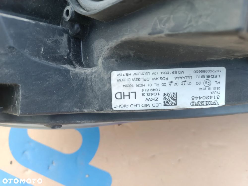 VOLVO V40 XC40 LIFT 16- LAMPA PRAWA FULL LED 32228484 - 2