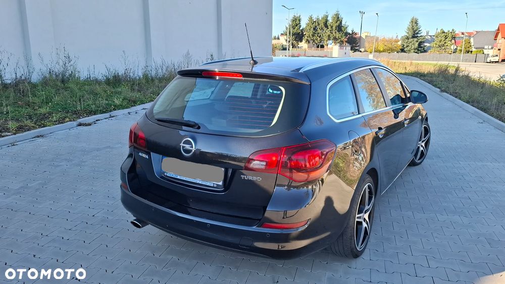 Opel Astra 1.6 Turbo 150 Jahre - 4