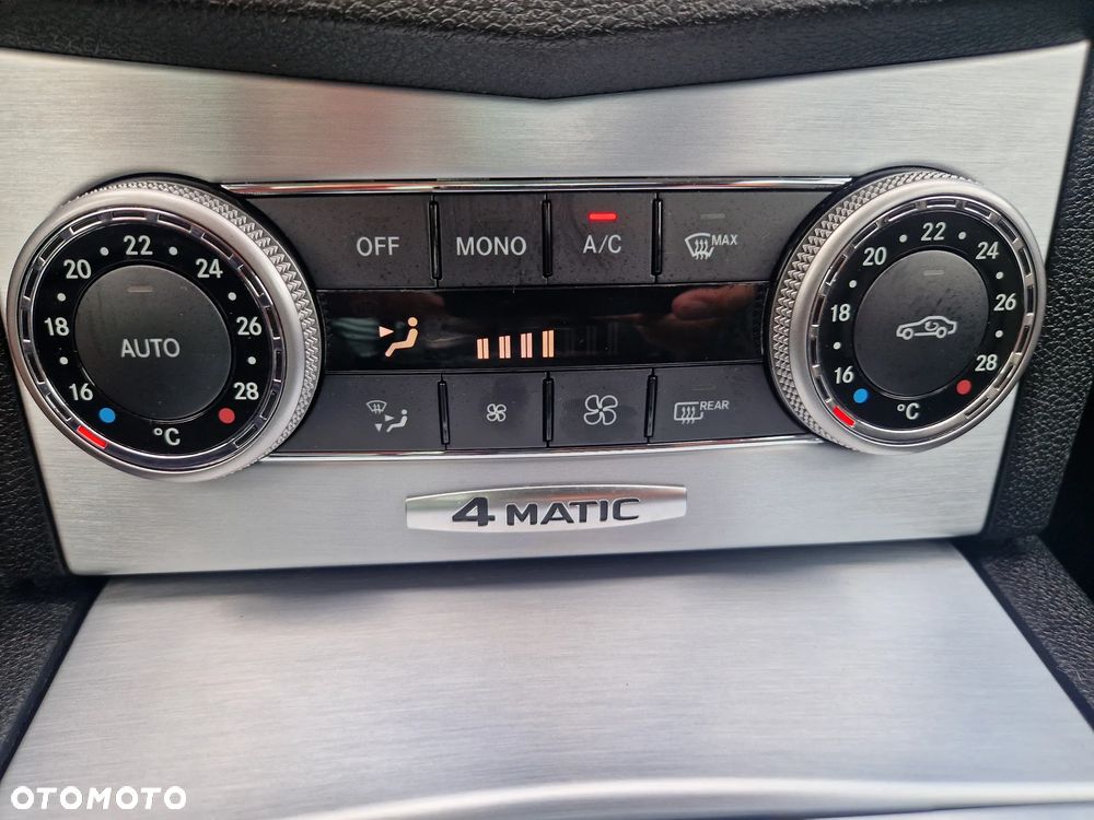 Mercedes-Benz Klasa C 250 CDI 4Matic 7G-TRONIC Avantgarde Edition - 17