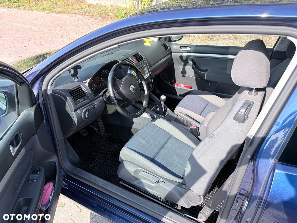 Volkswagen Golf - 5