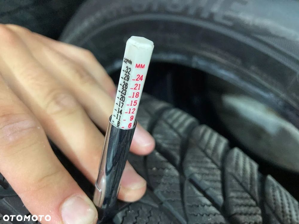 KOMPLET OPON ZIMOWYCH BRIDGESTONE BLIZZAK LM001 245/50R19 105V RUN FLAT - 4