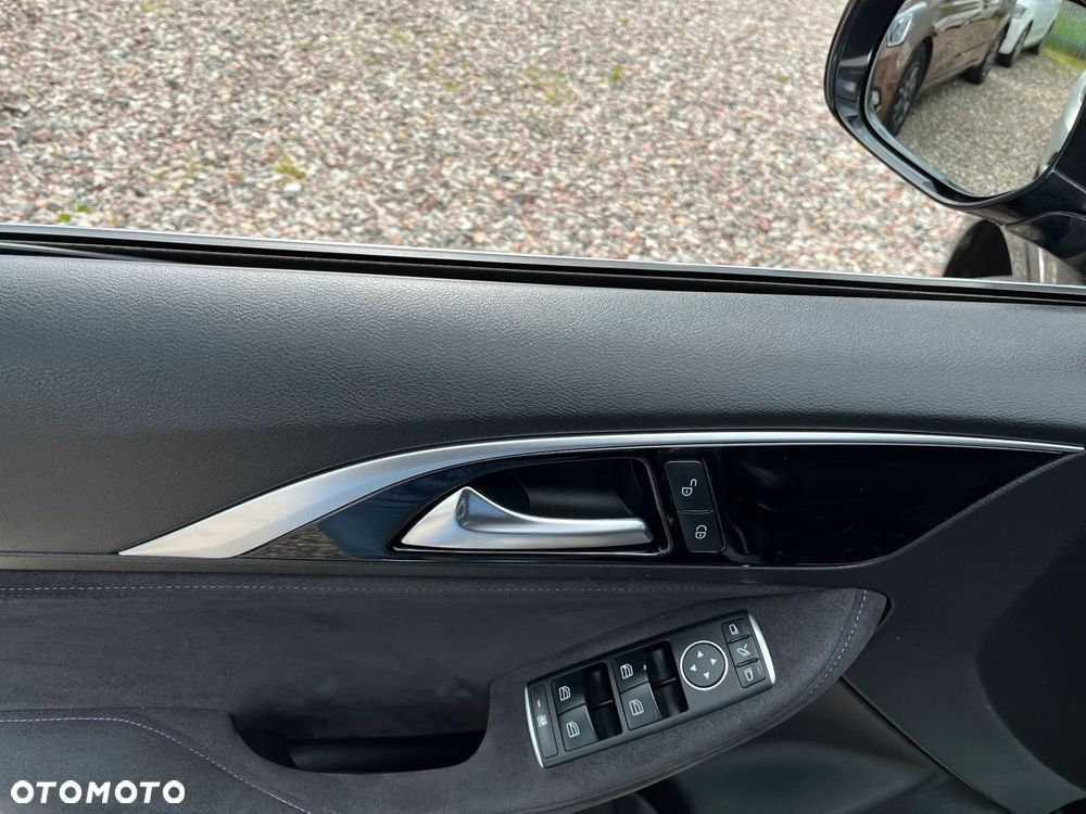 Infiniti Q30 - 19