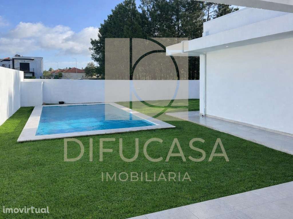 Moradia Isolada Térrea T4 finalizada - Grande imagem: 2/60