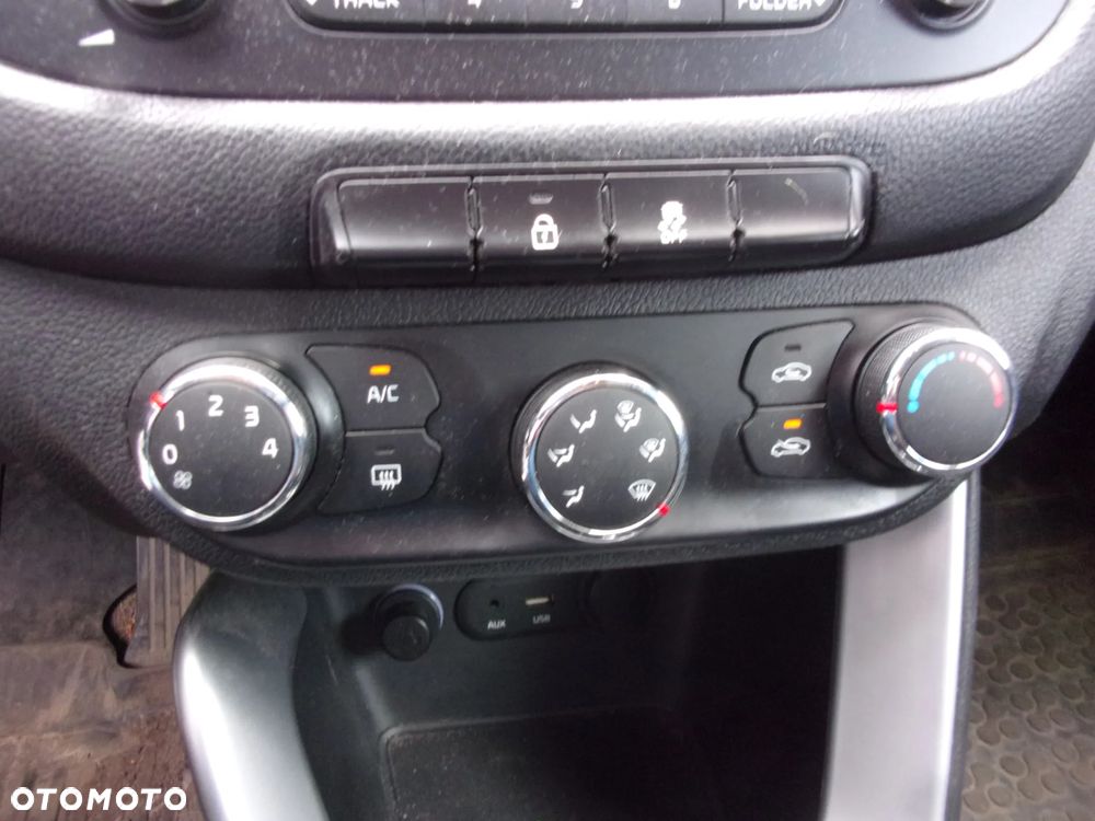 Kia Ceed - 11