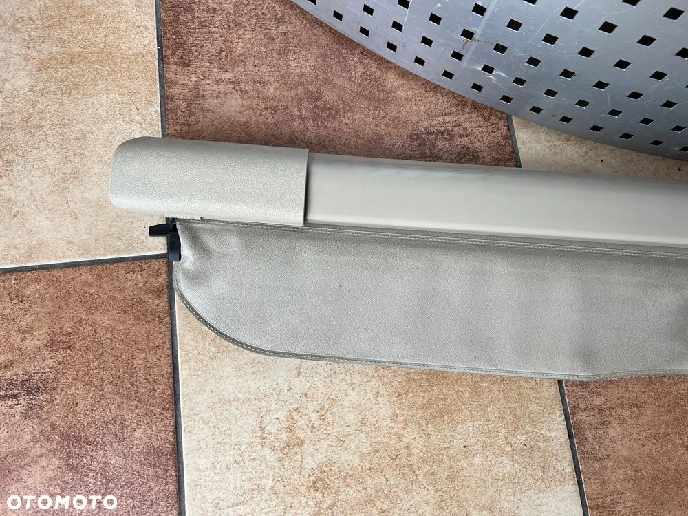 ROLETA BAGAŻNIKA MERCEDES A KLASA W169 BEŻOWA A1698100009 - 2
