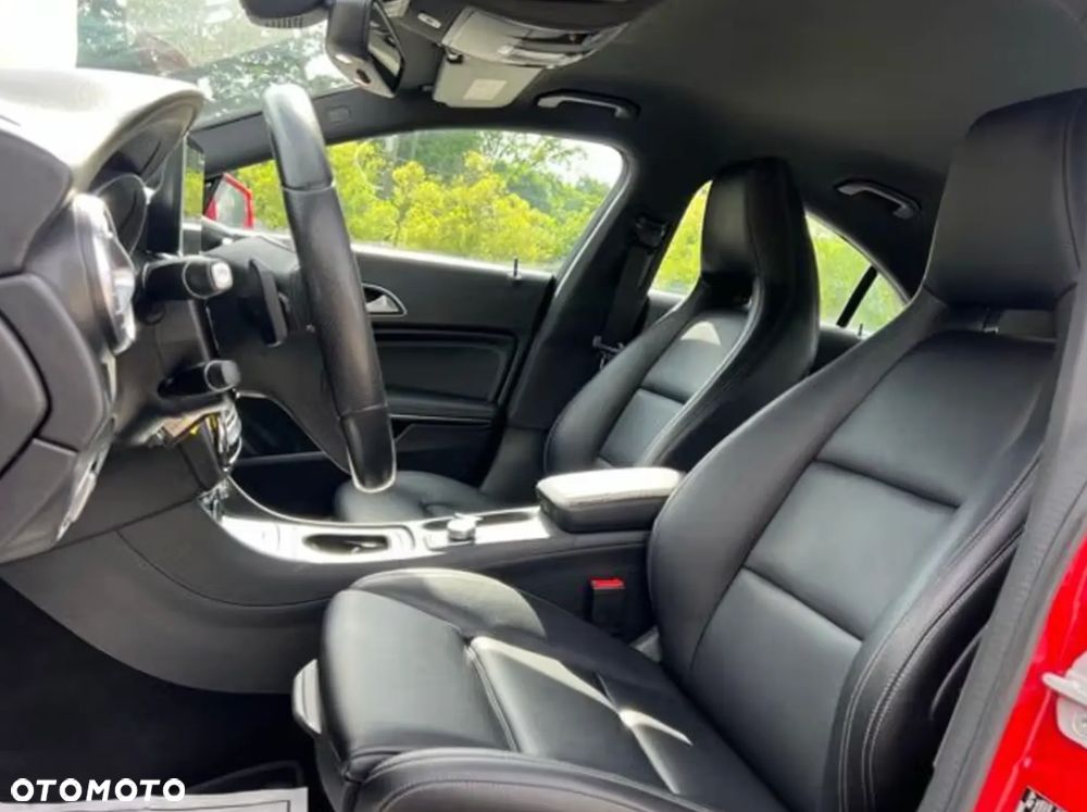 Mercedes-Benz CLA 250 4Matic 7G-DCT Sport - 12