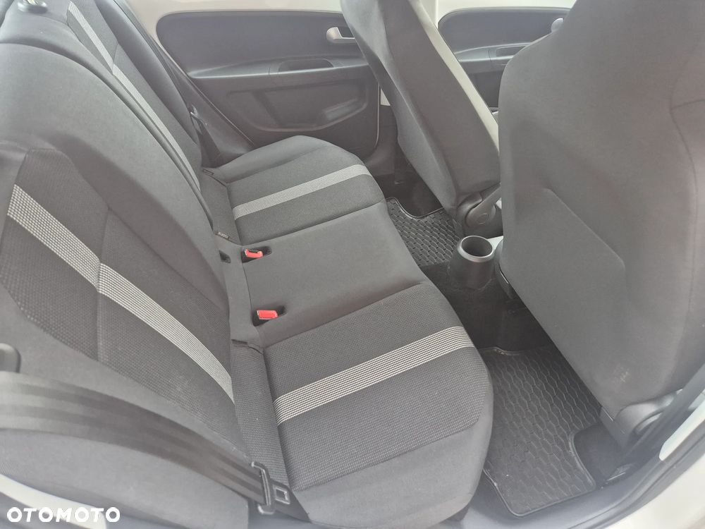 Volkswagen up! (BlueMotion Technology) move - 16