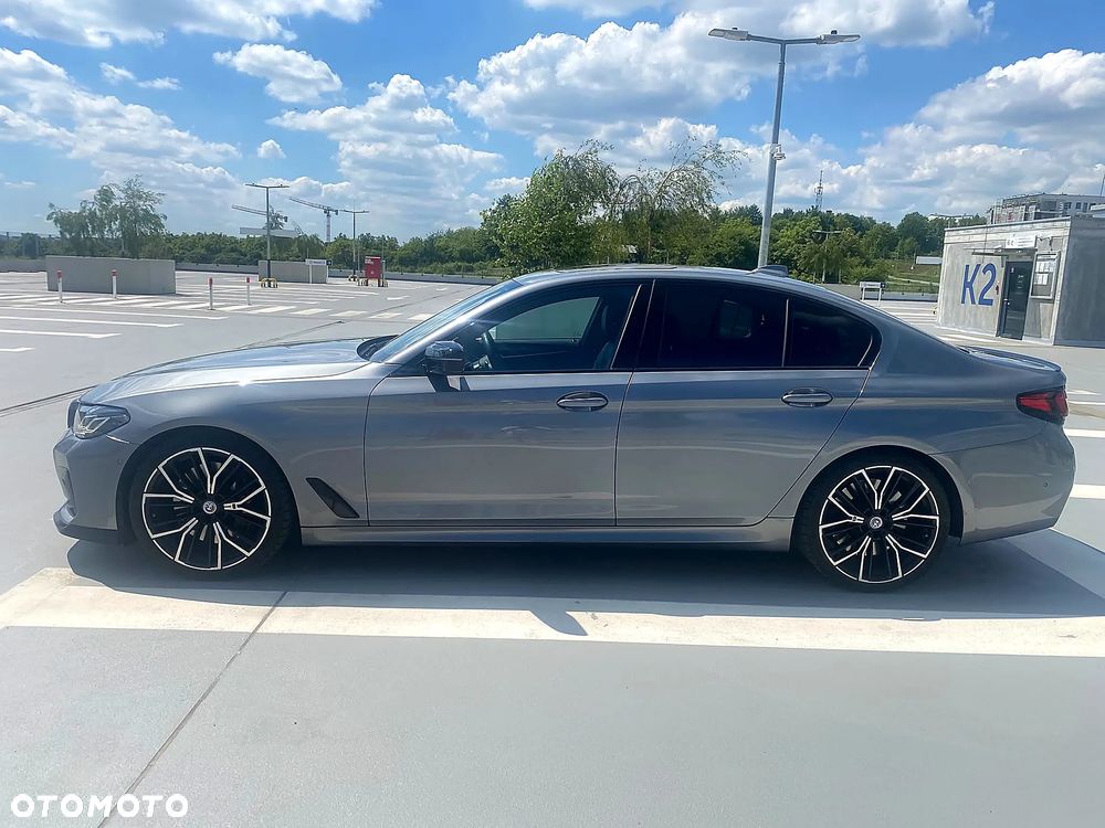 BMW Seria 5 M550i xDrive - 7