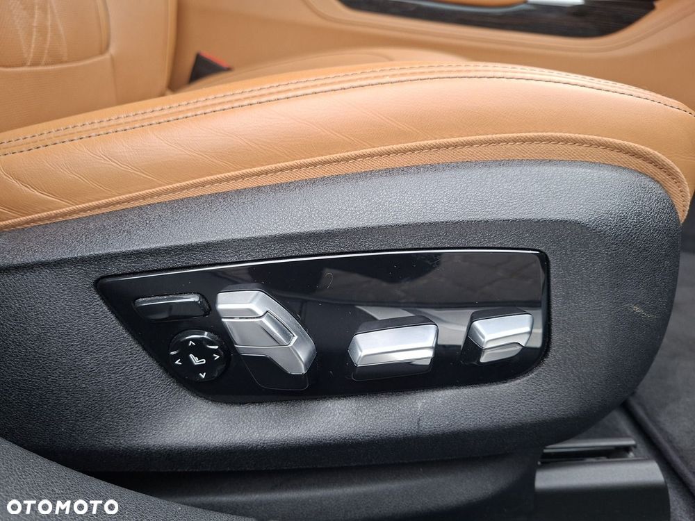 BMW Seria 7 750Ld xDrive - 31