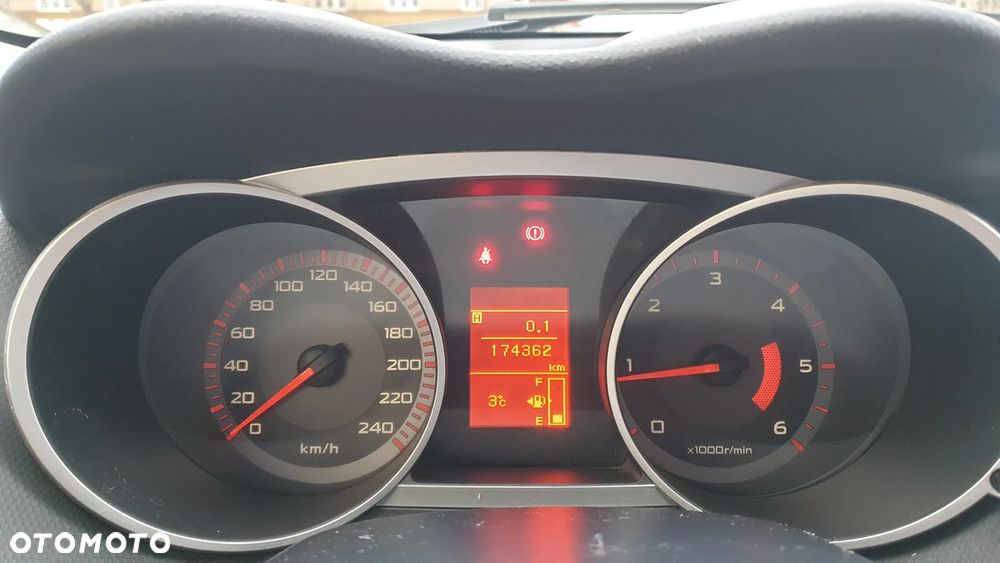 Mitsubishi Outlander 2.0 DI-D 4WD Invite - 23