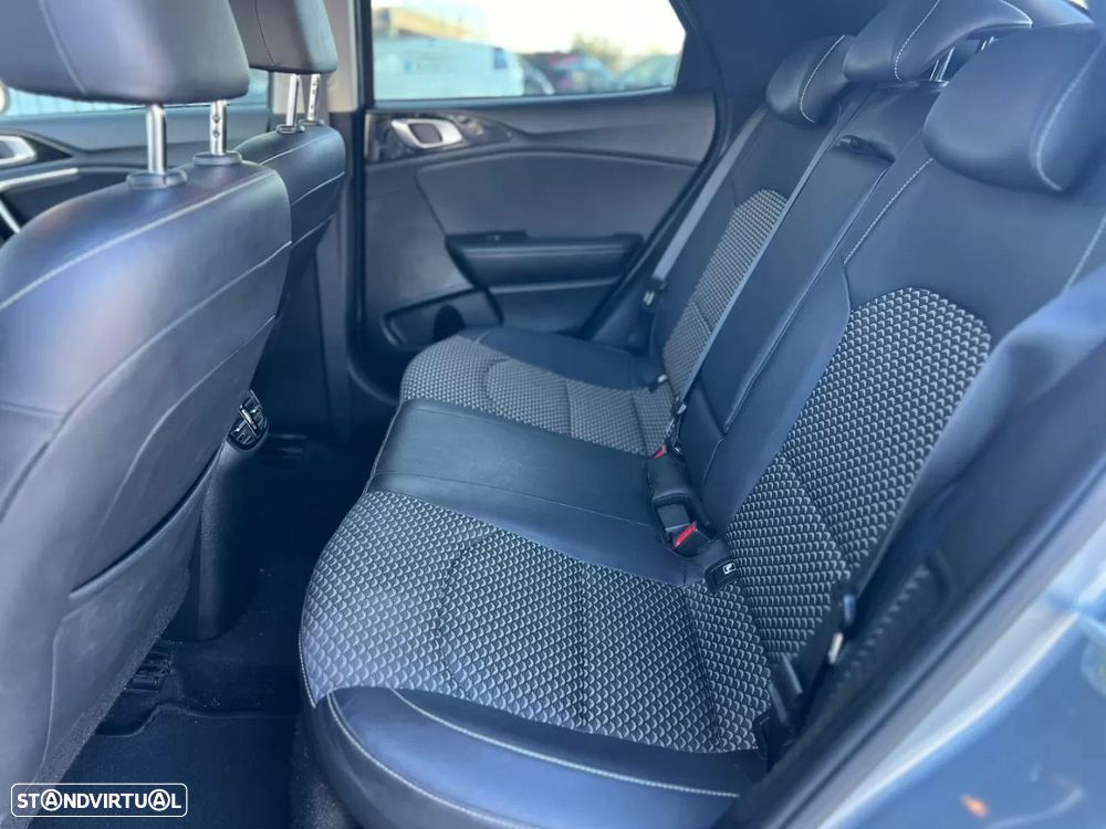 Kia XCeed 1.6 GDi PHEV Drive - 13