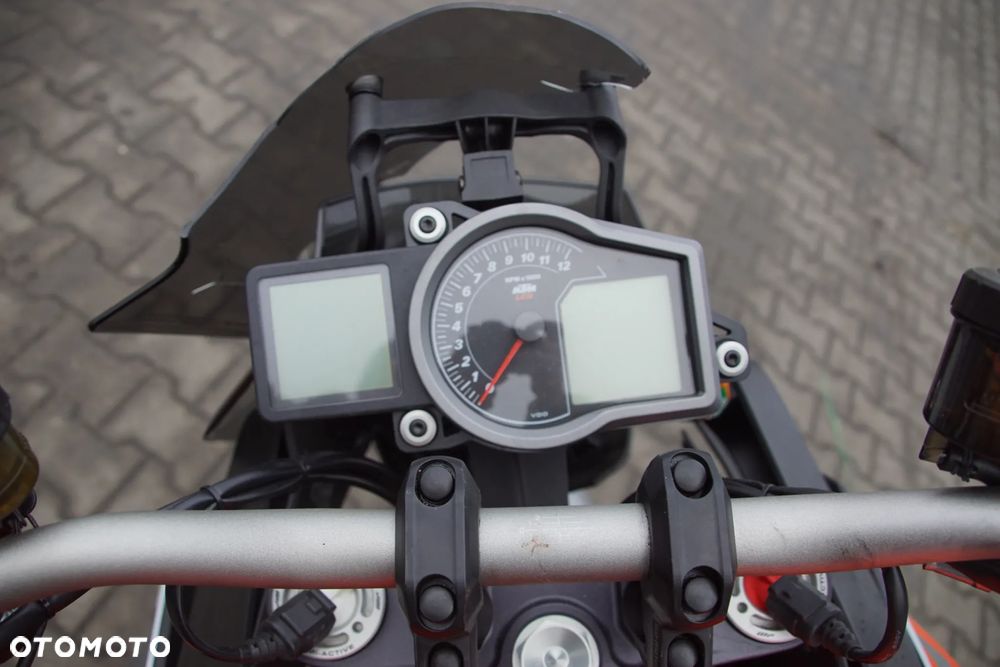 Motocykl na części KTM 1290 SUPER DUKE GT 2019 silnik dekiel osłona zbiornik licznik lagi laga lampa amortyzator felga rama dokumenty siedzenie przełącznik wydech akrapovic błotnik - 25