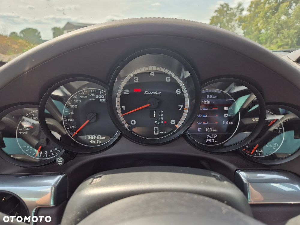 Porsche 911 Turbo - 12