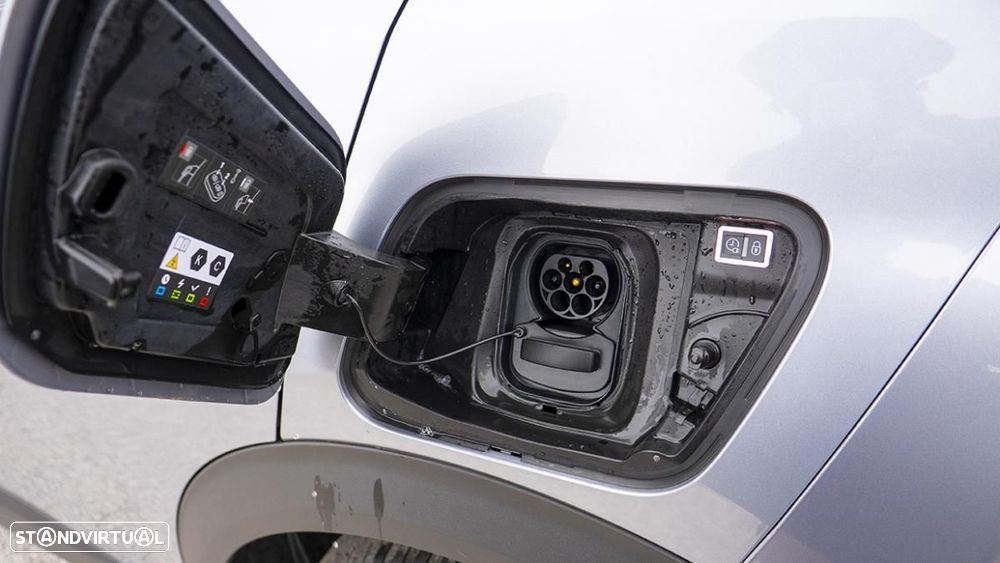 Peugeot e-2008 50 kWh Active Pack - 16