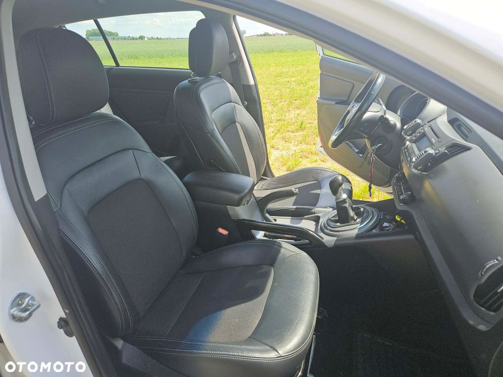Kia Sportage - 16