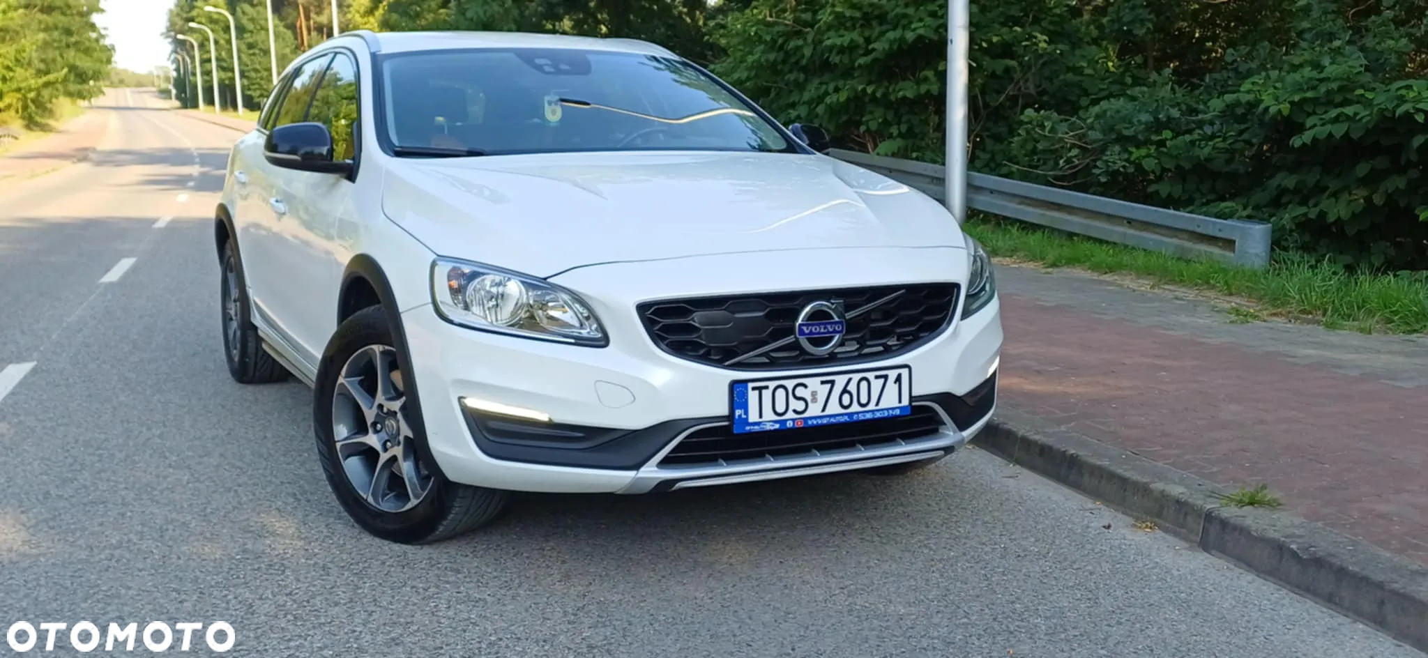 Volvo V60 Cross Country D3 Drive-E Momentum - 22