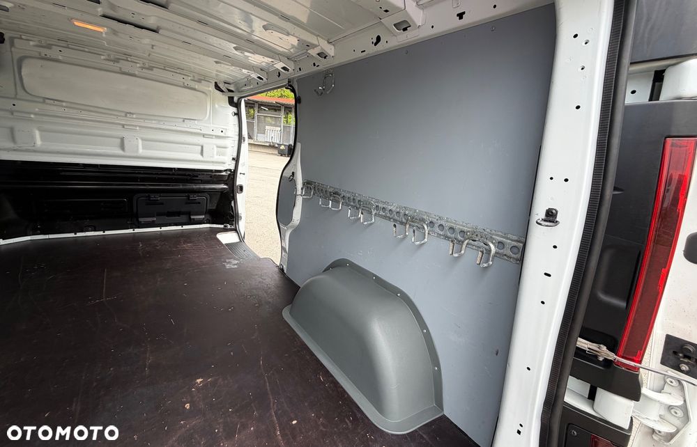 Renault TRAFIC L2H1 LONG 2016r 1.6 DCI 120KM - 18