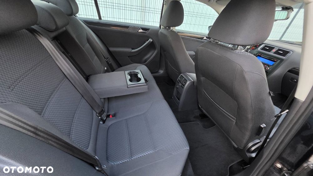 Volkswagen Jetta 1.2 TSI Comfortline Perfectline - 11
