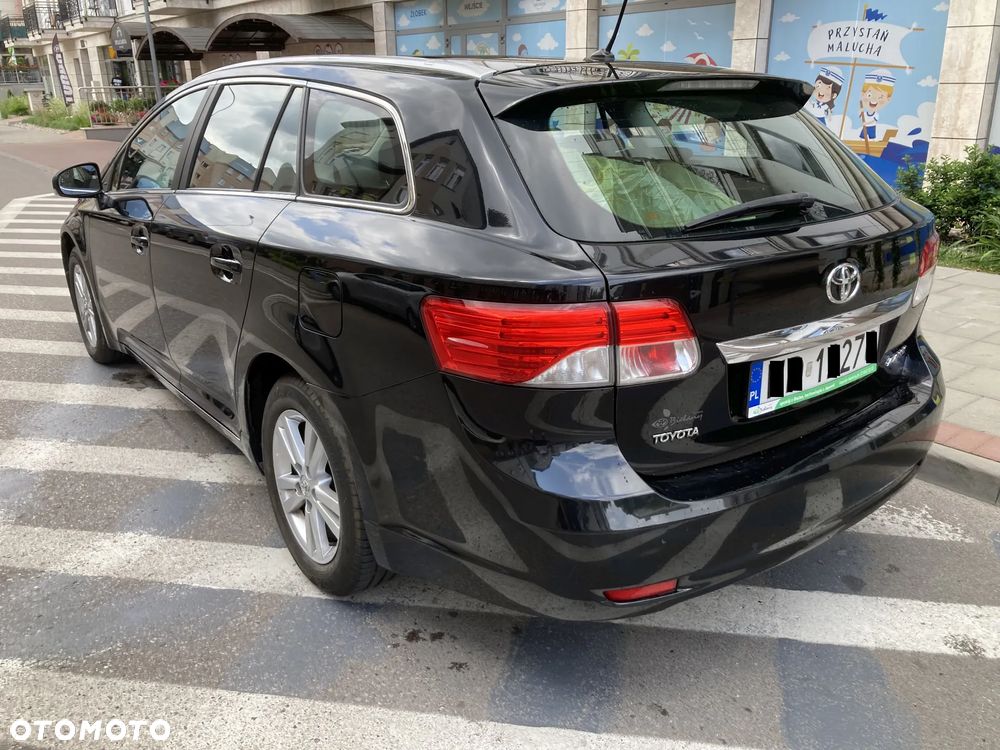 Toyota Avensis 2.0 D-4D Sol - 2