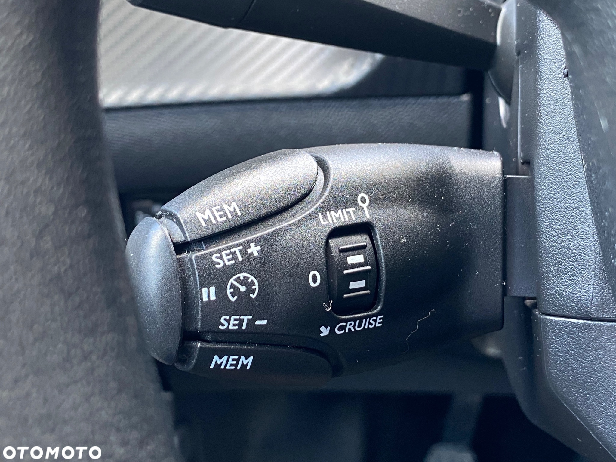 Peugeot 208 1.2 PureTech Style S&S - 13