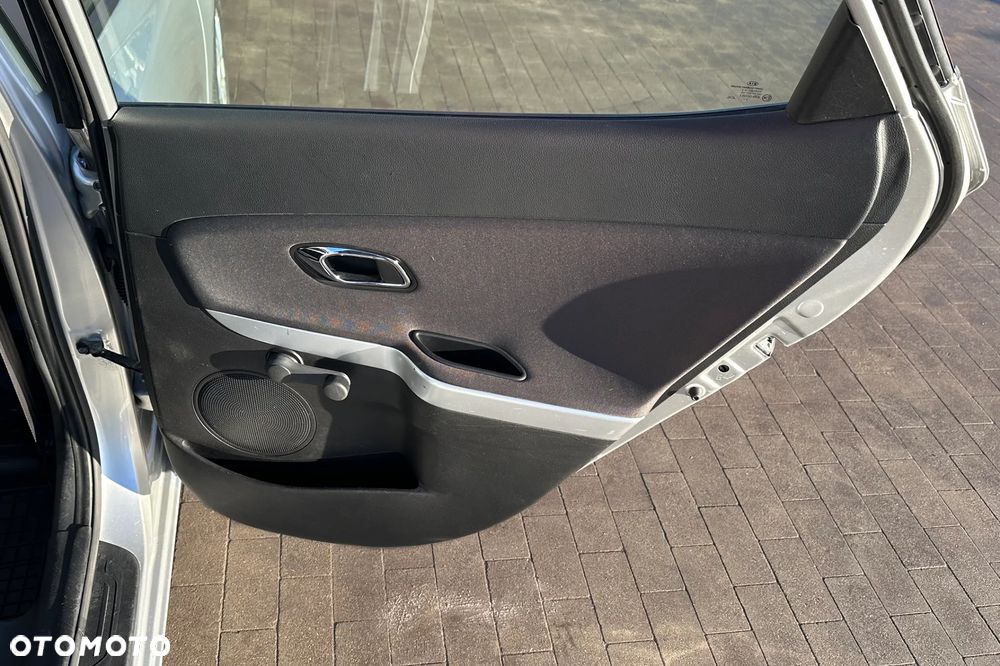 Kia Ceed - 31
