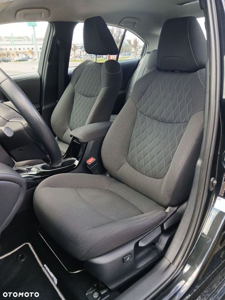 Toyota Corolla 1.8 Hybrid Comfort - 39